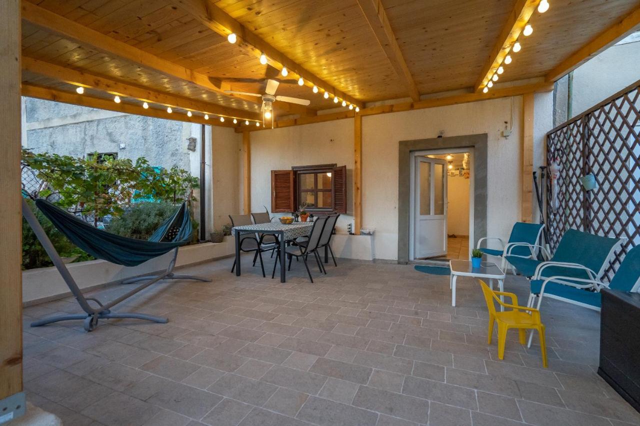 Holiday House Nova Stara Baska Ngoại thất bức ảnh