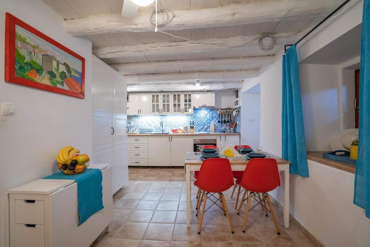 Holiday House Nova Stara Baska Ngoại thất bức ảnh