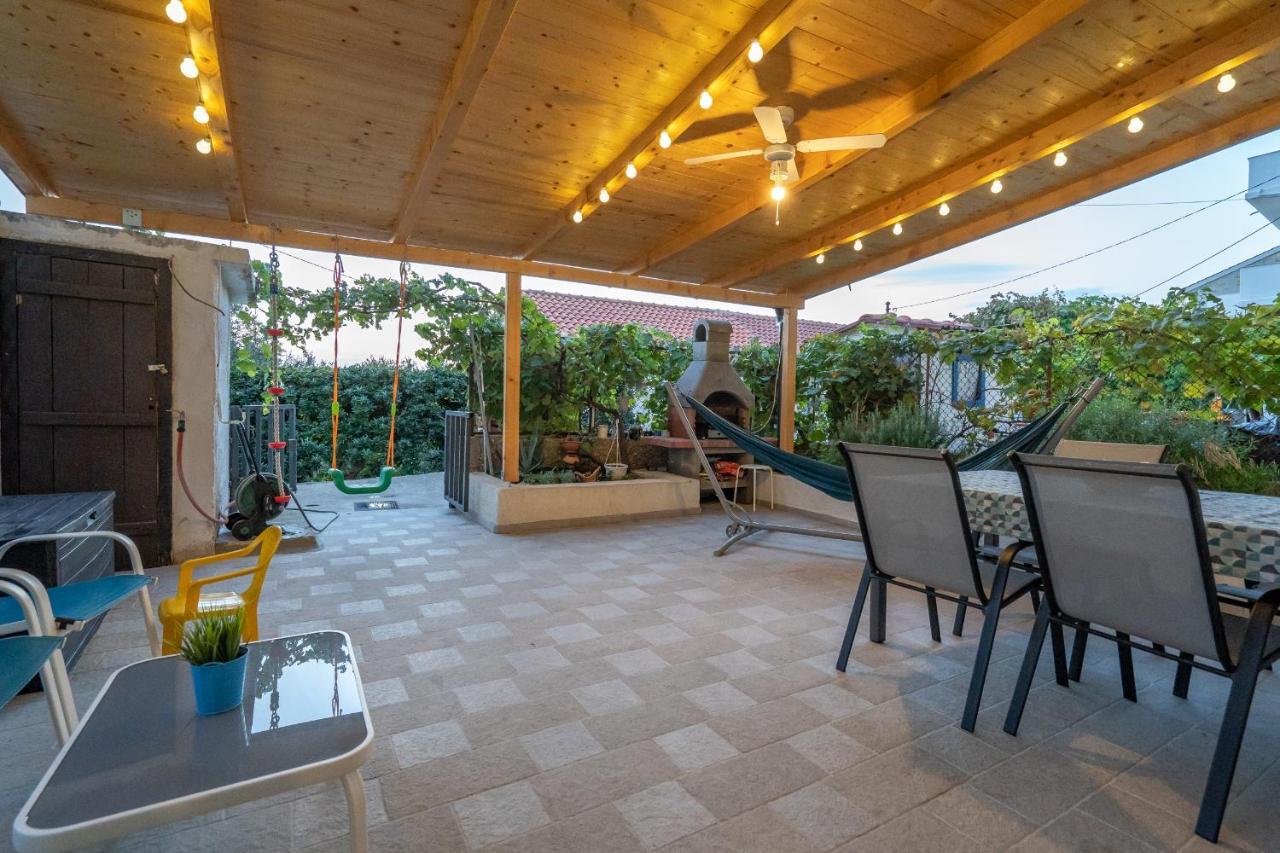 Holiday House Nova Stara Baska Ngoại thất bức ảnh