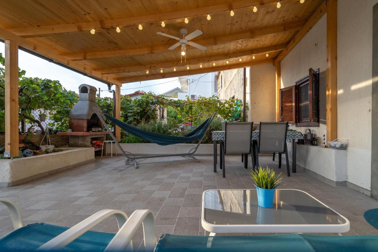 Holiday House Nova Stara Baska Ngoại thất bức ảnh