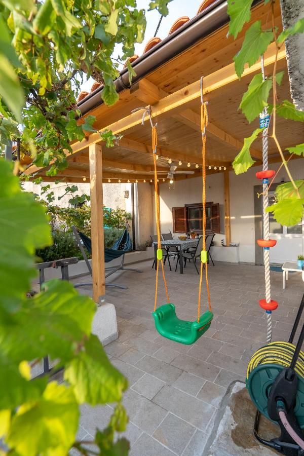 Holiday House Nova Stara Baska Ngoại thất bức ảnh